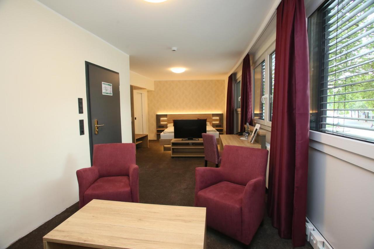 Hotel Muenchner Hof Херфорд Екстериор снимка