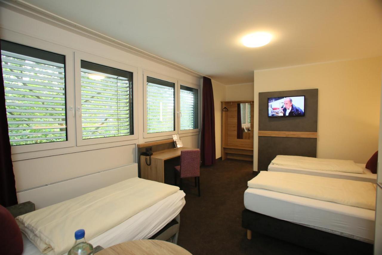 Hotel Muenchner Hof Херфорд Екстериор снимка