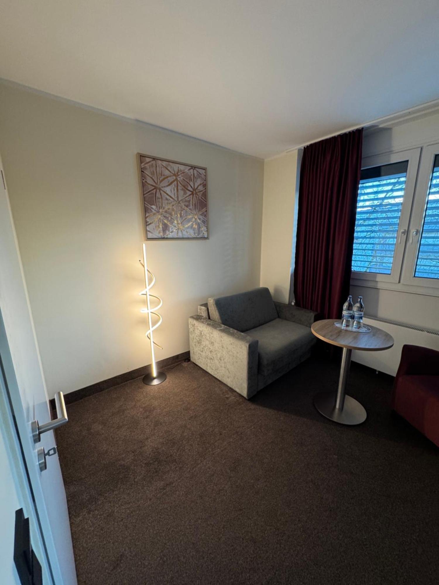 Hotel Muenchner Hof Херфорд Екстериор снимка